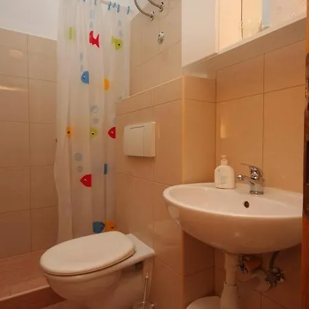 With A Swimming Pool - 7180